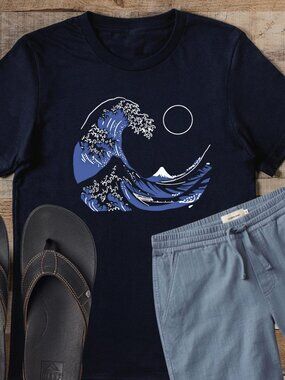 The Great Wave T-Shirt – Hokusai Japanese Art Graphic Tee